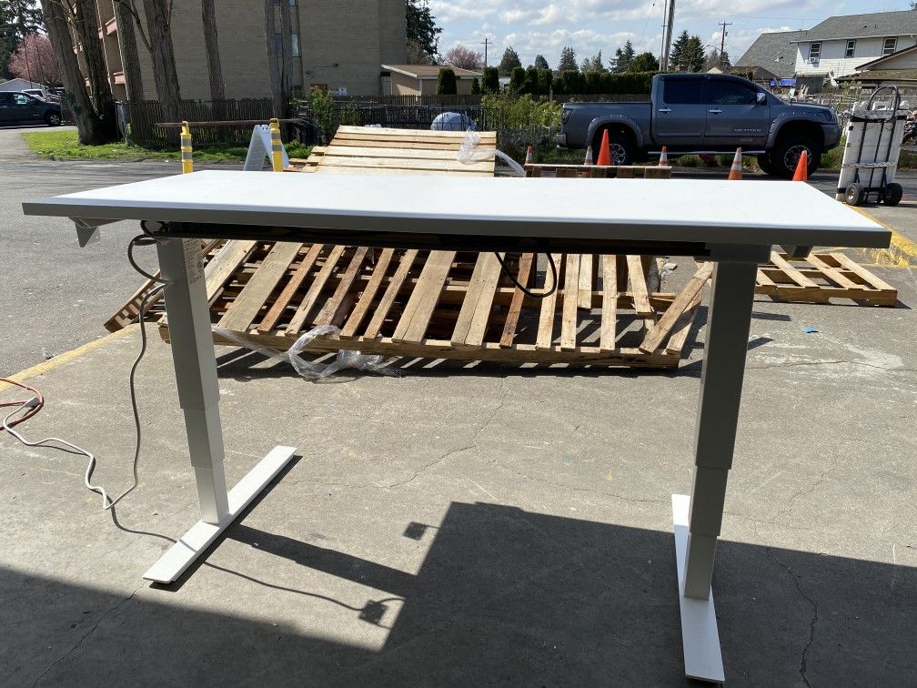 HAWORTH Electric SittoStand Desk for Sale in Auburn, WA OfferUp