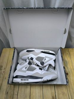 Jordan 4 military black 10.5