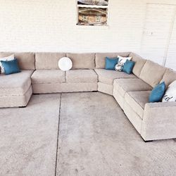 GORGEOUS SECTIONAL SOFA 