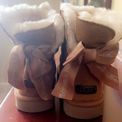 Women’s Ugg’s Boots Size 8