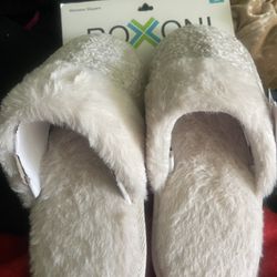 Roxoni Slippers 7.5-8 Size M