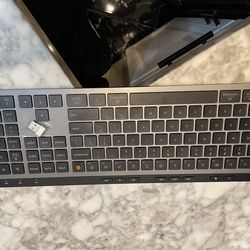 MEETION New Wireless Bluetooth Keyboard, Dual Bluetooth and USB Full Size Rechargeable Keyboard for Laptop/PC/Computer/iPad, Mac/Windows, C9990 Black 