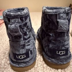 Girls Uggs Size 3 