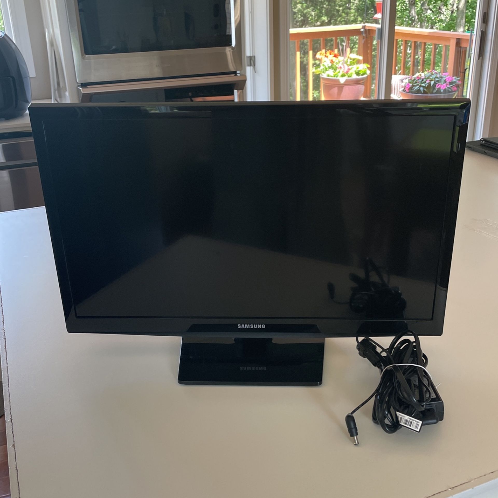 Samsung TV 24 Inch