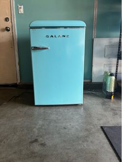 Galanz Retro Mini Fridge