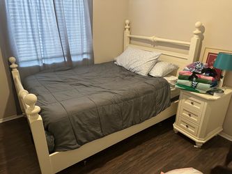 Solid wood queen size bed frame and box spring