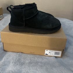 UGGS CLASSIC ULTRA MINI 