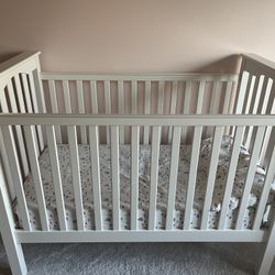 Pottery barn Kendall Crib