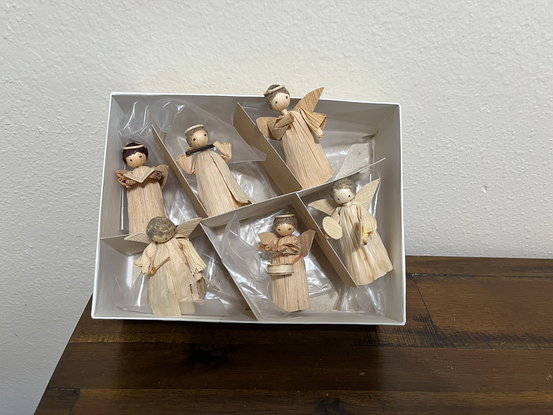 Vintage Corn Husk Holiday Angel Set