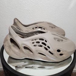 BRAND NEW YEEZY FOAM RUNNER STONE SAGE