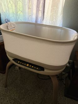 Graco SmartSense Soothing Baby Bassinet