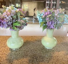 2 Artificial Flowers