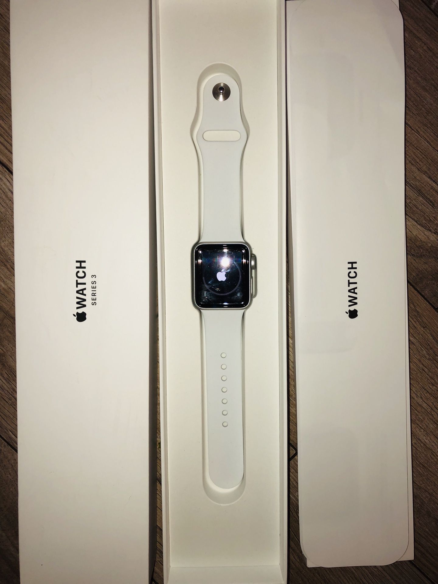 White/Silver 38 mm APPLE WATCH Series 3 $300 no trades