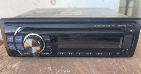 Alpine CD receiver CDE-121