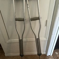 Crutches 