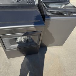 LG Washer & Dryer Set