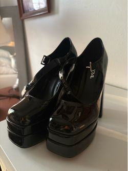 black platforms