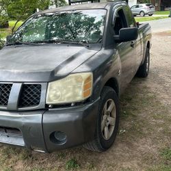 2004 Nissan Titan V8