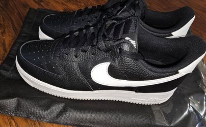 Nike Air Force 1 '07 in a black and white. Mens size 11