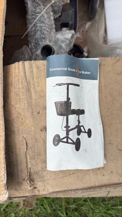 Commercial grade knee scooter