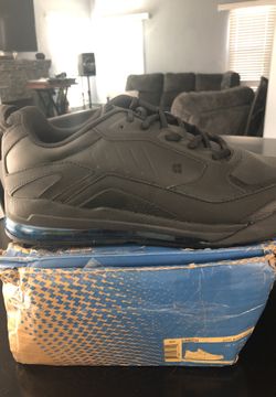 Work shoes size 10