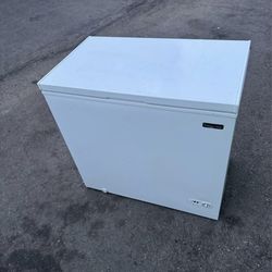 Large Standing Deep Chest Freezer 37” Wide With LED Light Inside (free Local Delivery)