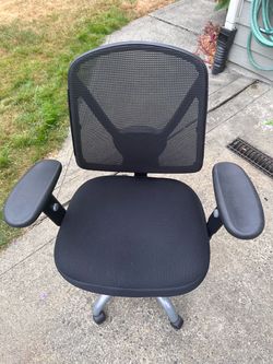 Black Mesh Office Chair with Armrests