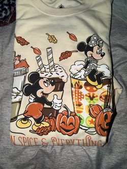 Disneyland crewneck size M