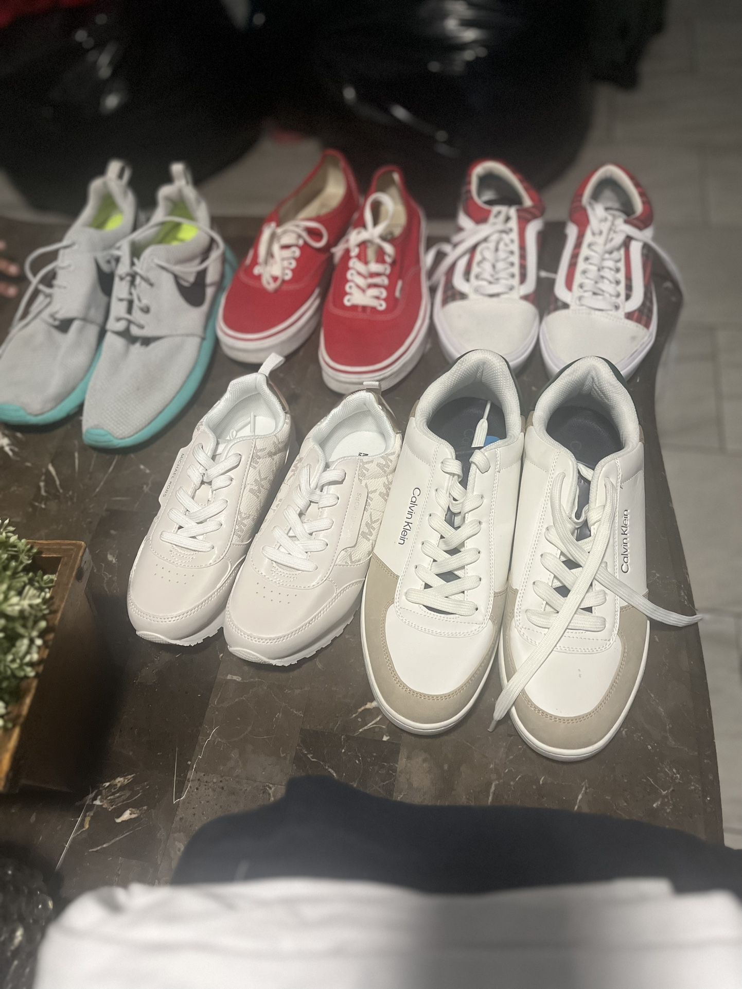 Tennis diferente tallas