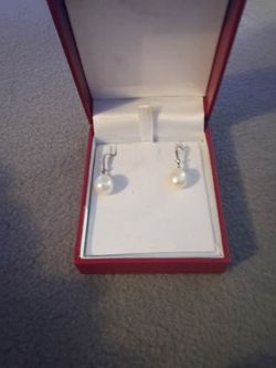 Pearl earrings