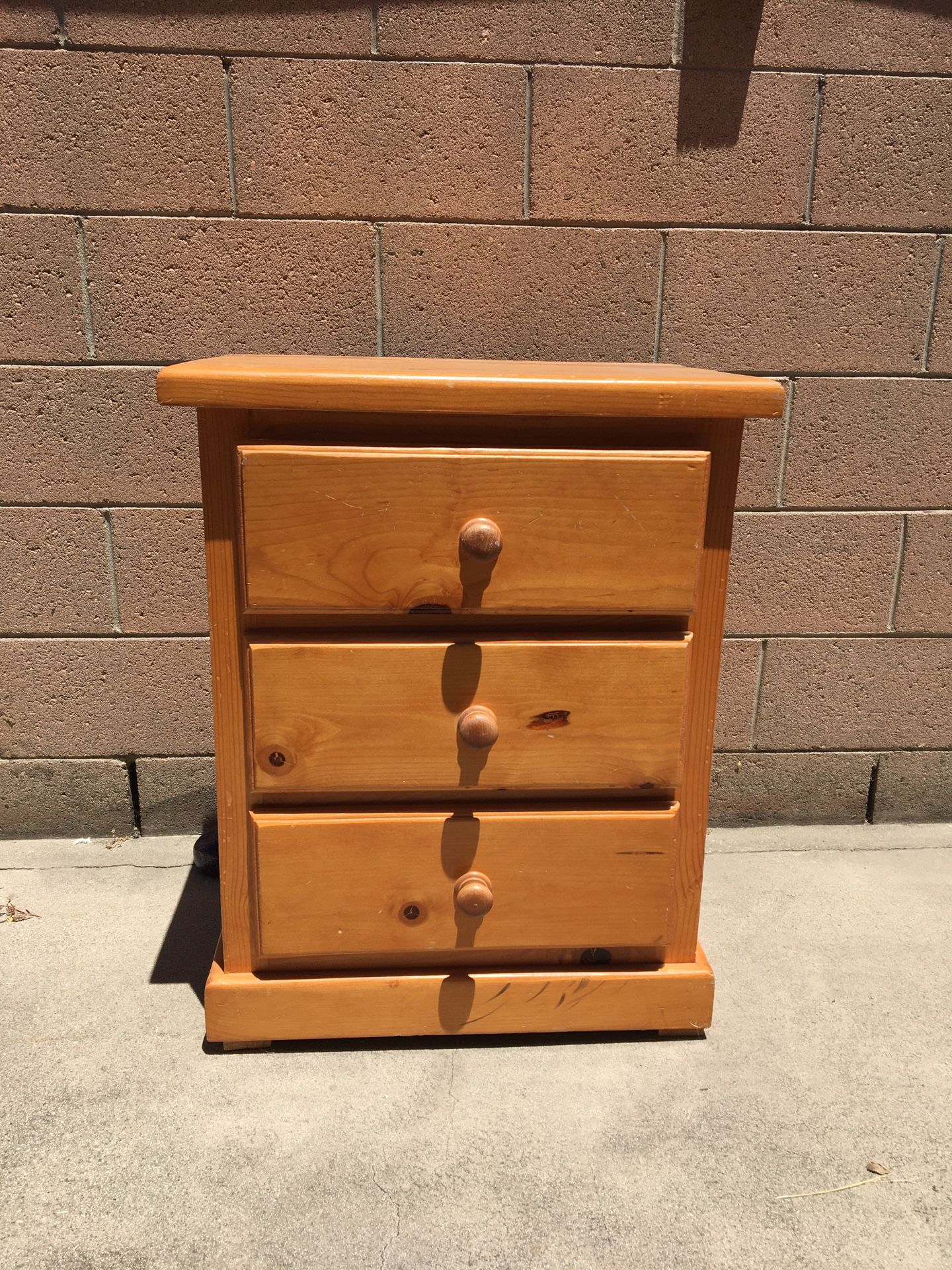 Small dresser ( solid wood)