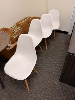 Set of 4 White Shell Chairs with Wood Legs