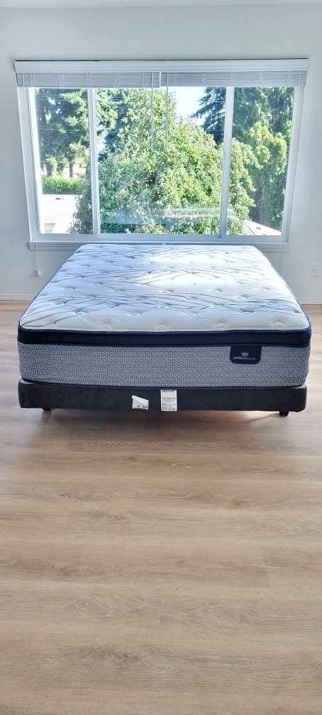 Like-New Queen Serta Pillowtop Mattress / Boxspring / Frame Bed
