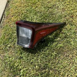 2019-2022 Toyota Prius Right Passenger Outer Rear Tail Light Assembly -OEM 81550–47510