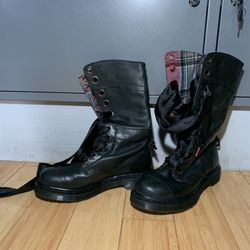 Dr. Martens Triumph 1914  Black Leather Boots In Chicago Women’s Size US Size 7 Like New