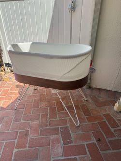 Happiest baby snoo bassinet