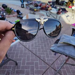 Like New Gucci  Golden Bumblebee Frame 