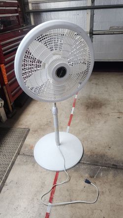 Lasko pedastal fan