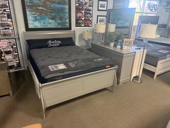 Perfect bedroom set! Easy financing! 👏💜✨