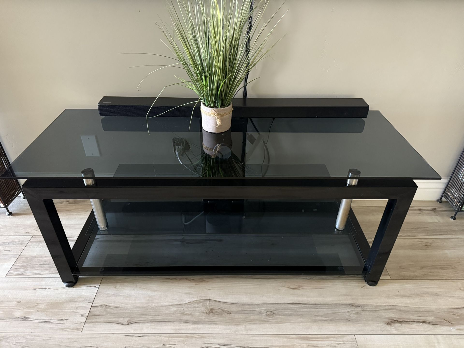 Free Glass Table