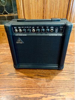 Behringer Ultratone KT108 / HT108 15-Watt Practice Amplifier brand new