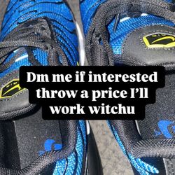 Blue And Black Nike Airmax’s 