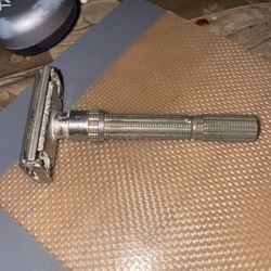 1960 Gillette Fatboy Safety Razor