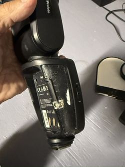 PROFOTO Flash With Remote Trigger And Extra Batteries