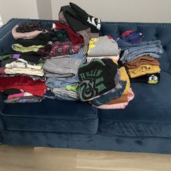 ROPA Y ZAPATOS DIFERENTES TAMAÑOS 