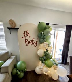 Balloon arch