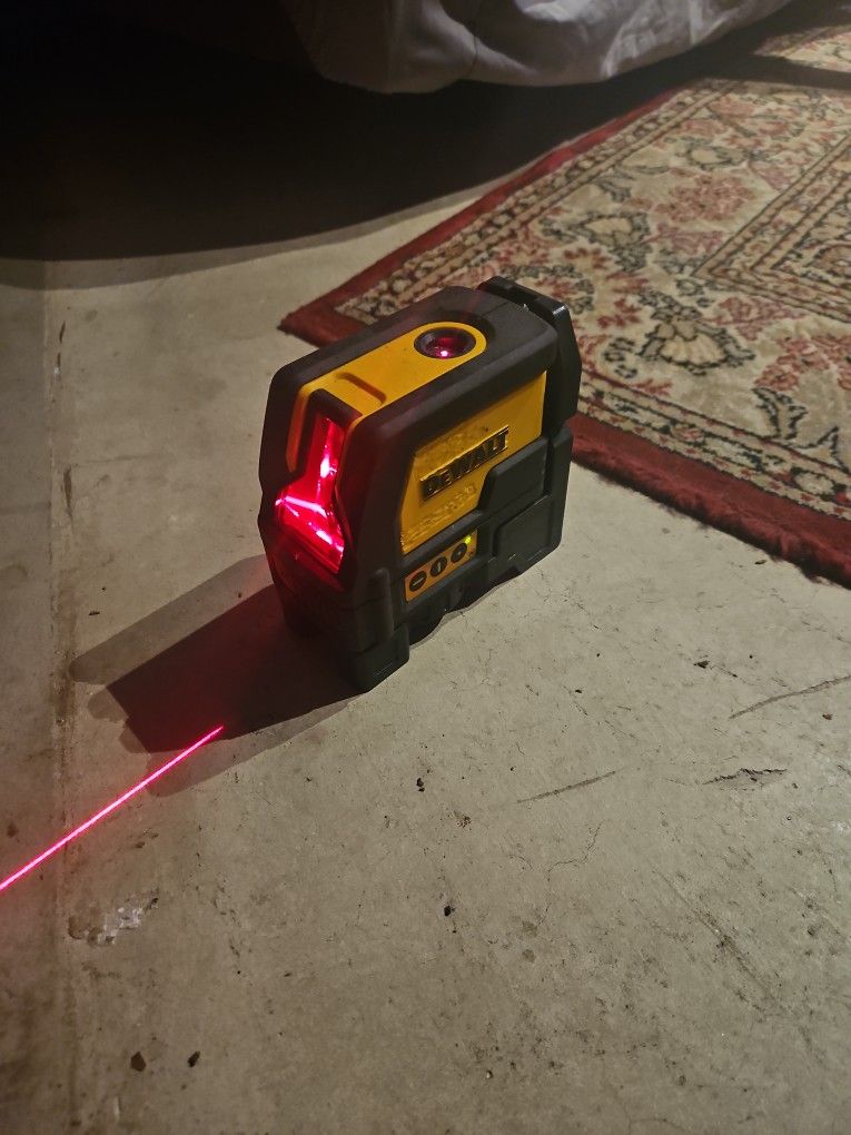 Dewalt Cordless Crossline And Plumb Laser Level