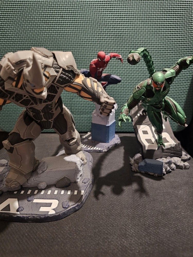 PCS Collectibles Spider-man Statue Set