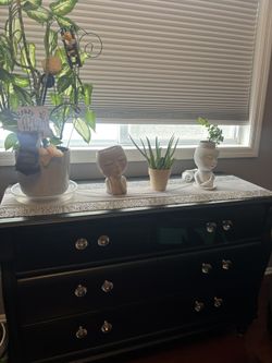 Stanley furniture Vintage Black Dresser 