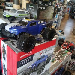 Redcat Volcano 16 RC Monster Truck new in a box including remote controller battery and a charger..sale